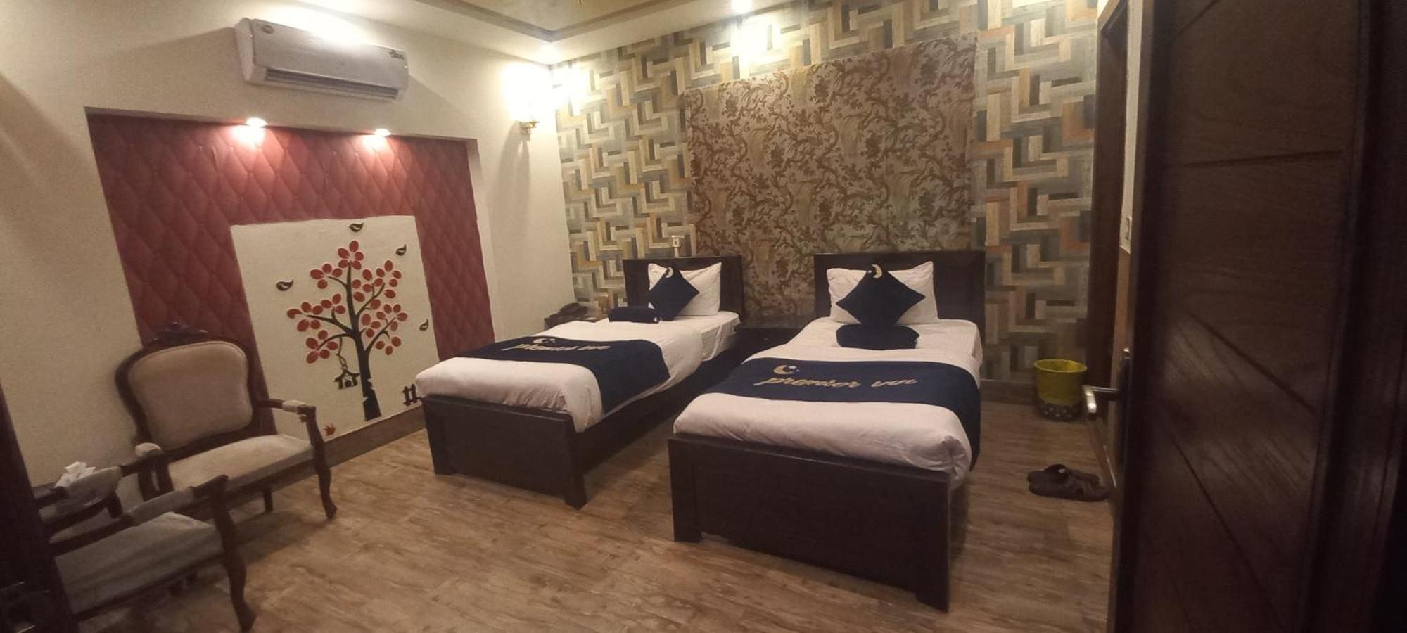 Premier Inn Johar Town Lahore Exterior foto